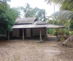 (Bandara Koswatta: Your Dream Home & Expansive Land Awaits