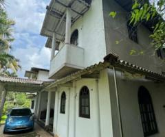 🏡 Spacious 40 Perch Upstairs House for Sale in Kadawatha! - 2